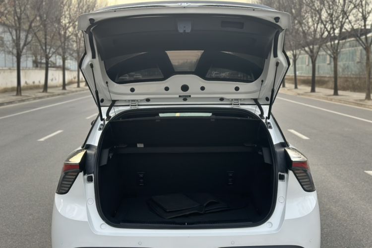 Used MG 4 EV 2023 415 km Range Sea-Faring Champion Edition Interior 5