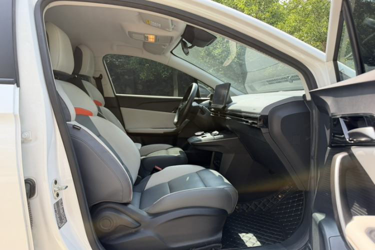 Used MG 4 EV 2023 415 km Range Sea-Faring Champion Edition Interior 8