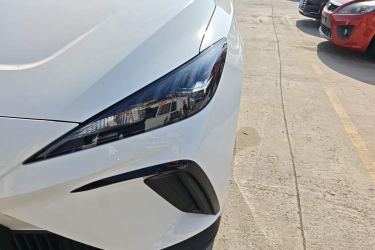 Used MG 4 EV 2023 415 km Range Sea-Faring Champion Edition Left Front Headlight