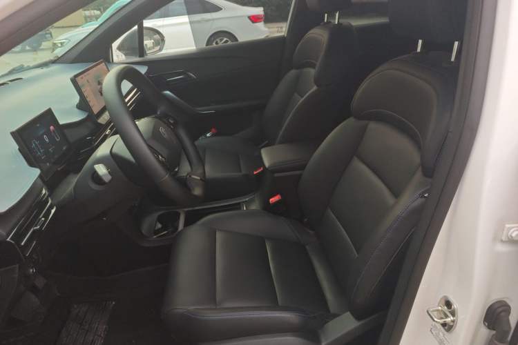 Used MG 4 EV 2023 415 km Range Sea-Faring Champion Edition Left Front Seat