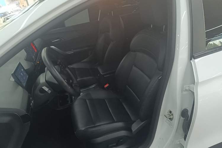 Used MG 4 EV 2023 415 km Range Sea-Faring Champion Edition Left Front Seat