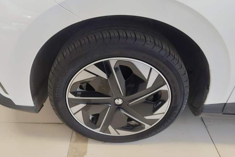 Used MG 4 EV 2023 425km Executive Version Left Front Wheel Hub