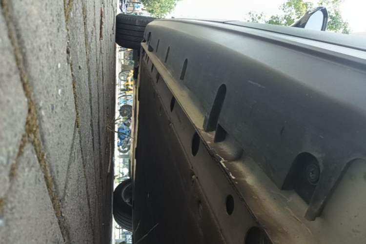 Used MG 4 EV 2023 425km Executive Version Left Side Sill