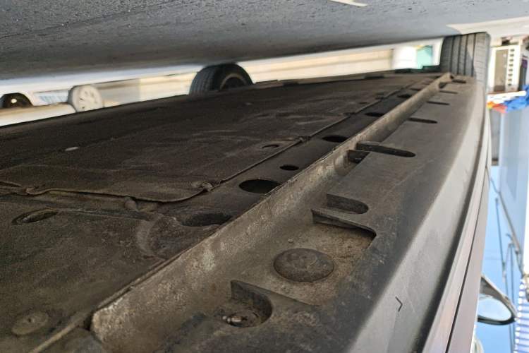 Used MG 4 EV 2023 415 km Range Sea-Faring Champion Edition Left Side Sill