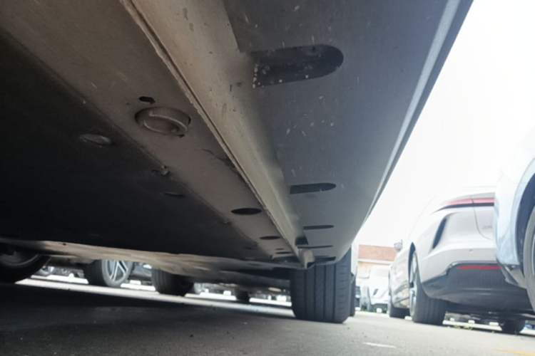 Used MG 4 EV 2023 425km Executive Version Left Side Sill
