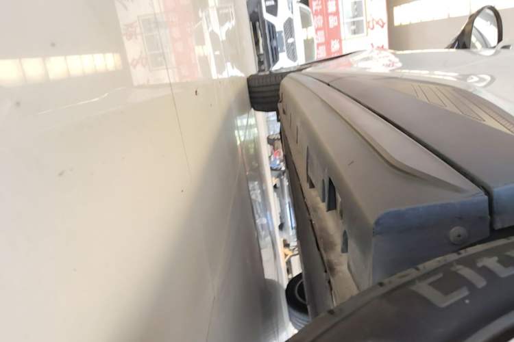 Used MG 4 EV 2023 425km Executive Version Left Side Sill