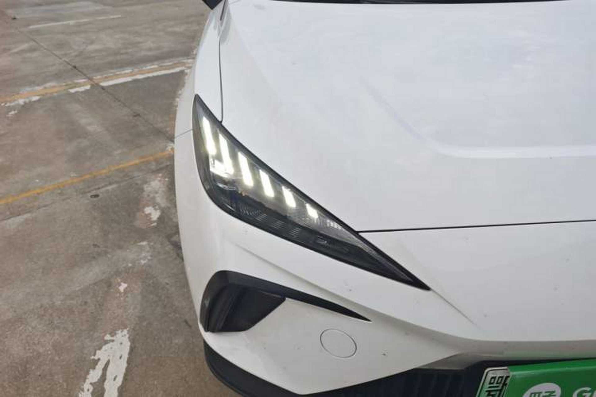 Used MG 4 EV 2023 415 km Range Sea-Faring Champion Edition Right Front Headlight