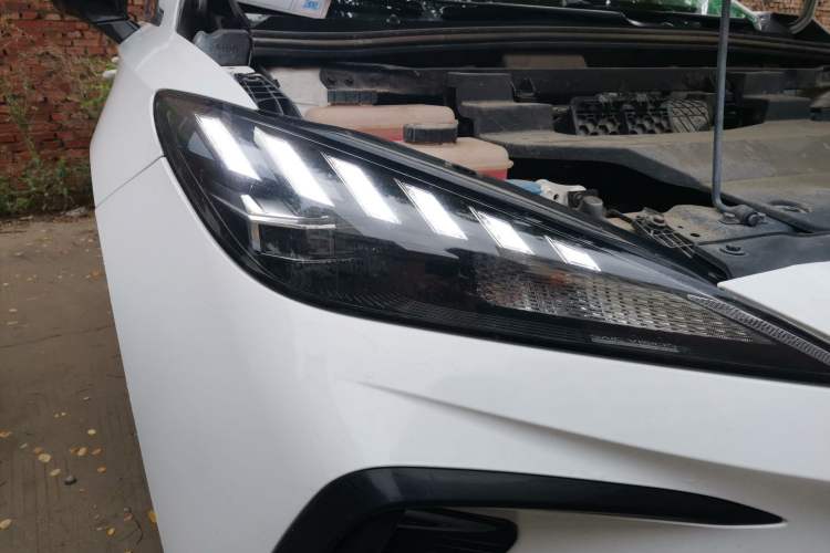 Used MG 4 EV 2023 425km Executive Version Right Front Headlight