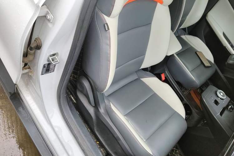 Used MG 4 EV 2023 415 km Range Sea-Faring Champion Edition Right Front Seat