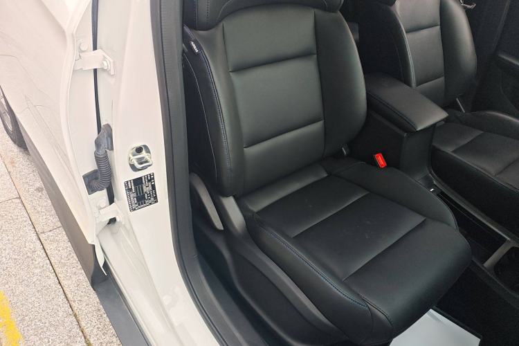 Used MG 4 EV 2023 415 km Range Sea-Faring Champion Edition Right Front Seat