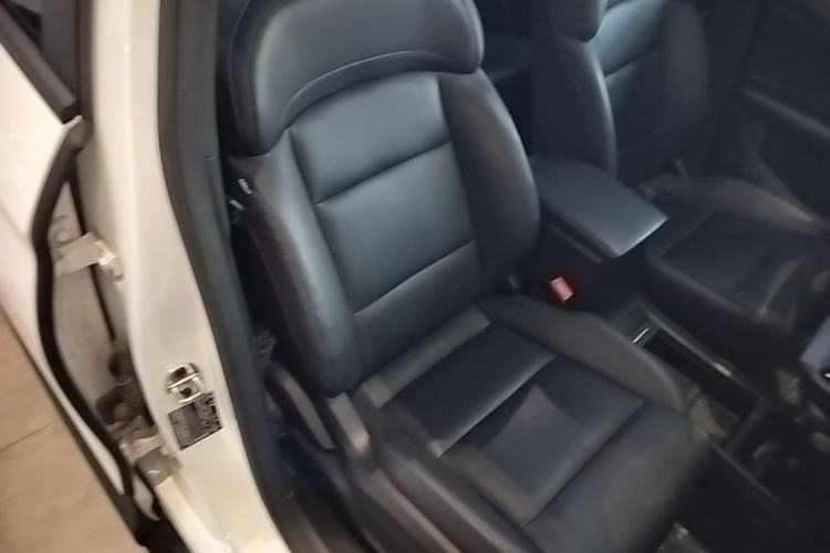 Used MG 4 EV 2023 415 km Range Sea-Faring Champion Edition Right Front Seat