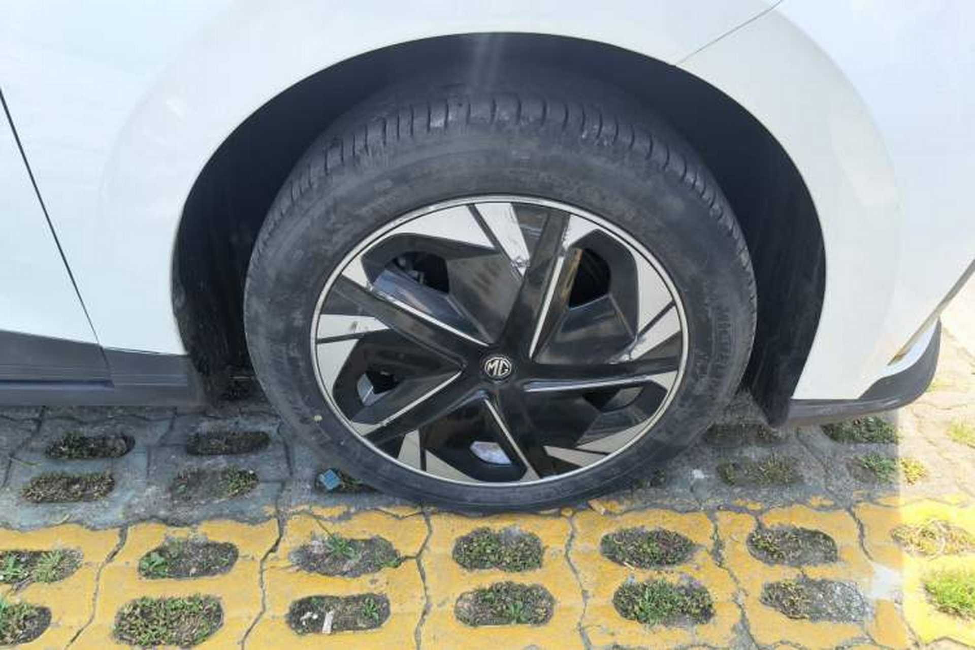 Used MG 4 EV 2023 425km Executive Version Right Front Wheel Hub