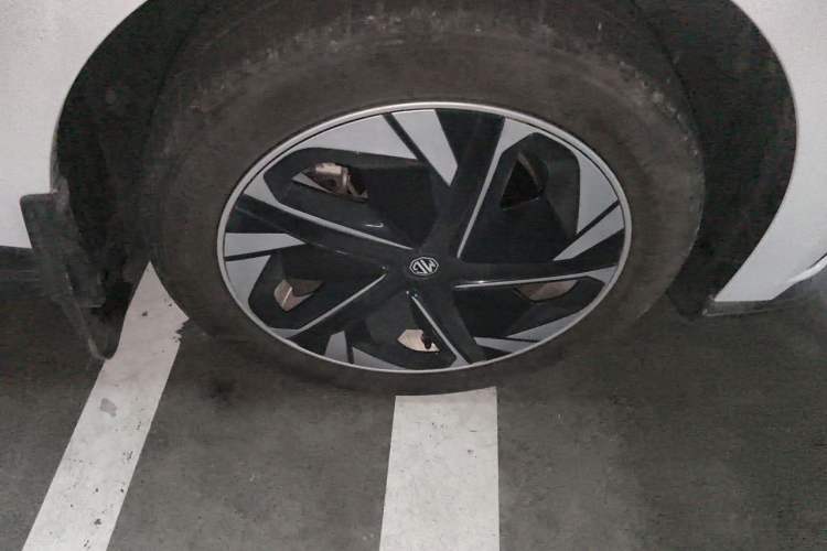 Used MG 4 EV 2023 415 km Range Sea-Faring Champion Edition Right Front Wheel Hub
