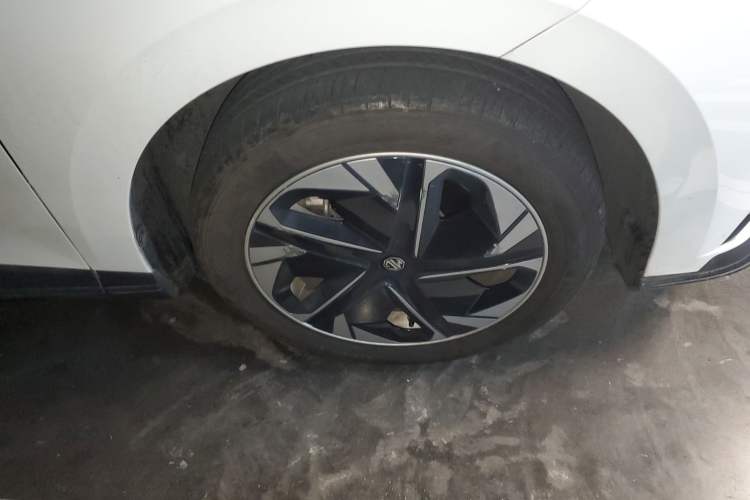 Used MG 4 EV 2023 415 km Range Sea-Faring Champion Edition Right Front Wheel Hub