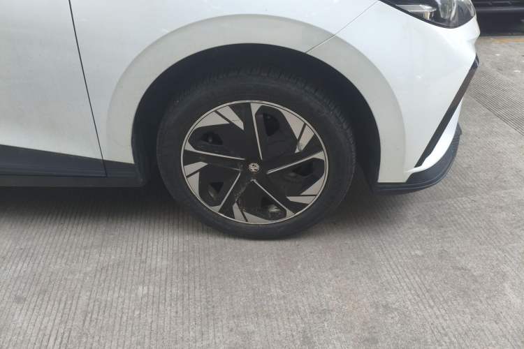 Used MG 4 EV 2023 415 km Range Sea-Faring Champion Edition Right Front Wheel Hub