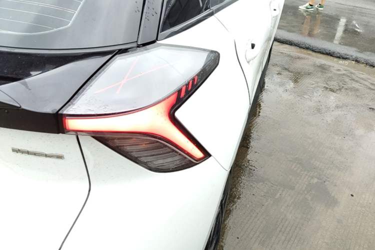 Used MG 4 EV 2023 415 km Range Sea-Faring Champion Edition Right Rear Taillight