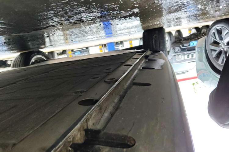 Used MG 4 EV 2023 415 km Range Sea-Faring Champion Edition Right Side Sill