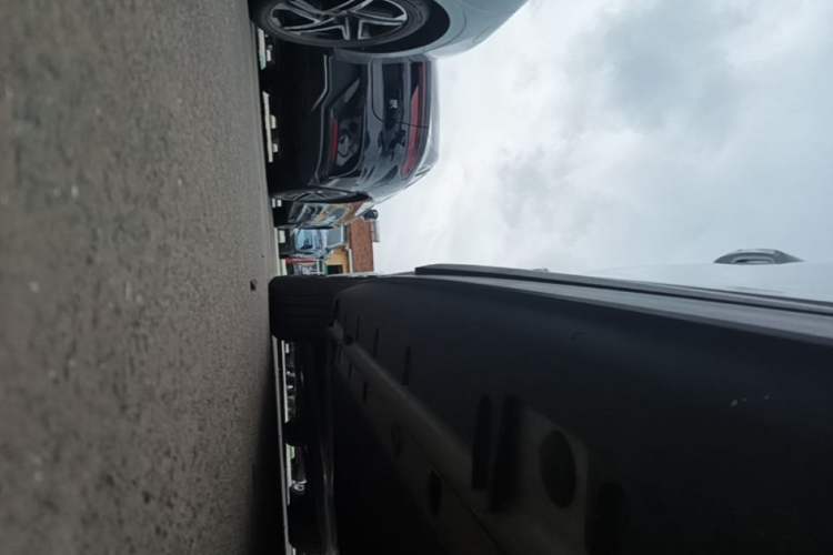 Used MG 4 EV 2023 425km Executive Version Right Side Sill
