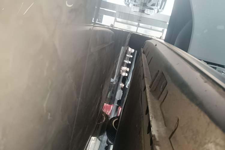 Used MG 4 EV 2023 415 km Range Sea-Faring Champion Edition Right Side Sill