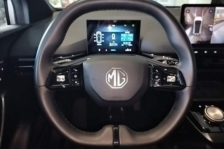 Used MG 4 EV 2023 415 km Range Sea-Faring Champion Edition Steering Wheel
