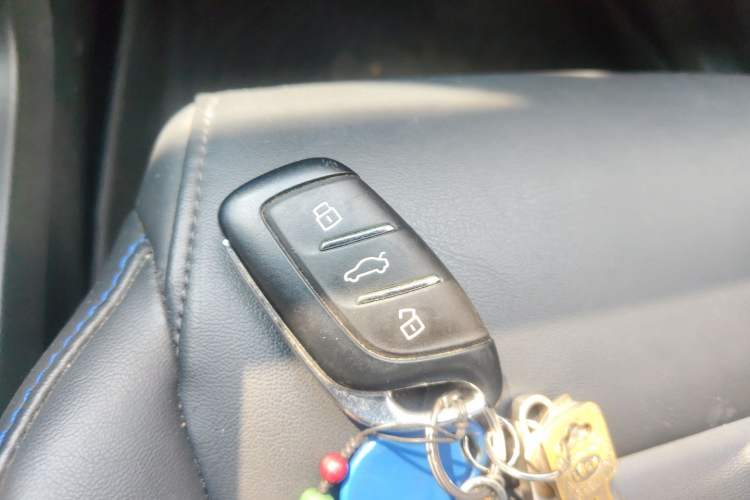 Used MG 4 EV 2023 415 km Range Sea-Faring Champion Edition Vehicle Key