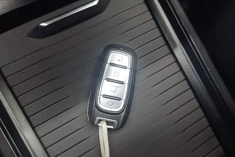 Used MG 4 EV 2023 415 km Range Sea-Faring Champion Edition Vehicle Key