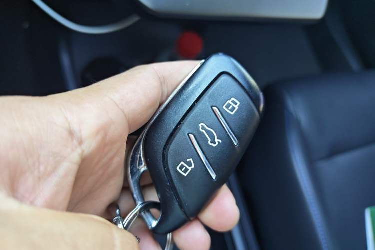 Used MG 4 EV 2023 415 km Range Sea-Faring Champion Edition Vehicle Key