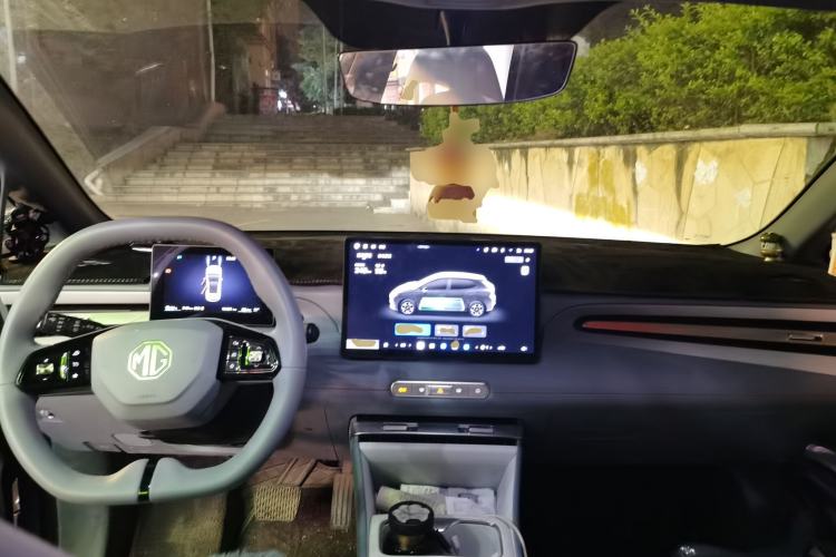 Used MG 4 EV 2026 Model 437 Composed Edition Center Console