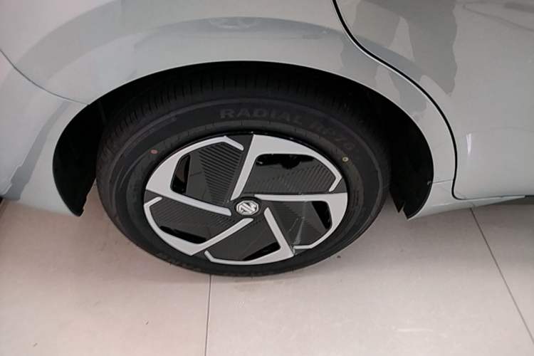 Used MG 4 EV 2026 Model 437 Composed Edition Right Rear Wheel Hub