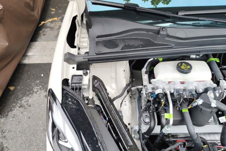 Used MG 4 EV 2026 Revised 530 Smart Fun Edition Engine Bay Right