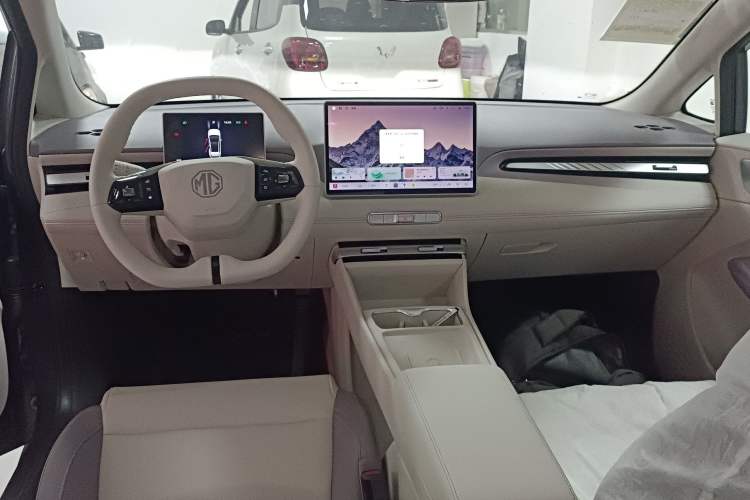 Used MG 4 EV 2026 Model 437 Composed Edition Center Console
