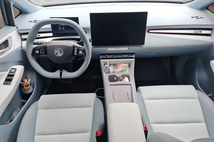 Used MG 4 EV 2026 Model 530 Smart Fun Edition Center Console