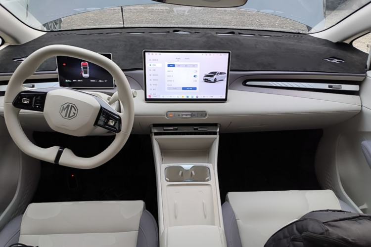 Used MG 4 EV 2026 Model 437 Composed Edition Center Console