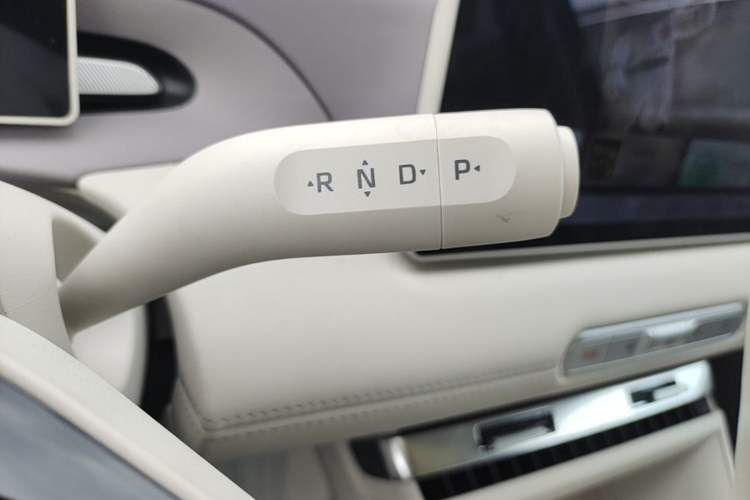 Used MG 4 EV 2026 Model 437 Freedom Edition Gear Lever