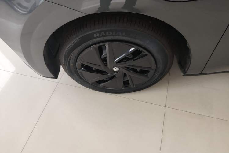 Used MG 4 EV 2026 Model 437 All-in-One Edition Left Front Wheel Hub