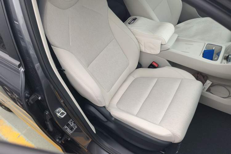 Used MG 4 EV 2026 Model 437 All-in-One Edition Right Front Seat