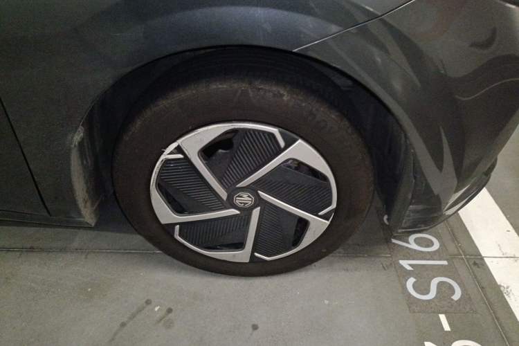 Used MG 4 EV 2026 Model 437 Composed Edition Right Front Wheel Hub