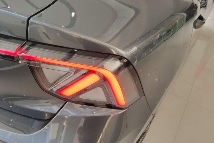 Used MG 4 EV 2026 Model 437 All-in-One Edition Right Rear Taillight