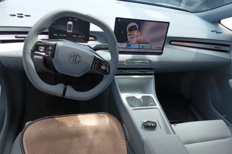 Used MG 4 EV 2026 Model 437 Composed Edition Center Console