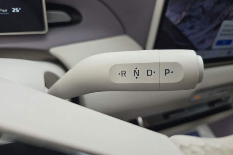 Used MG 4 EV 2026 Model 437 Composed Edition Gear Lever