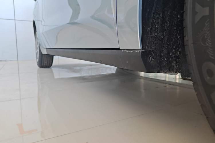 Used MG 4 EV 2026 Model 437 Composed Edition Right Side Sill