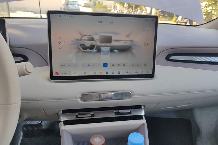 Used MG 4 EV 2026 Model 437 Freedom Edition Audio And AC Panel