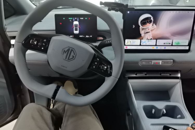 Used MG 4 EV 2026 Model 437 Composed Edition Center Console