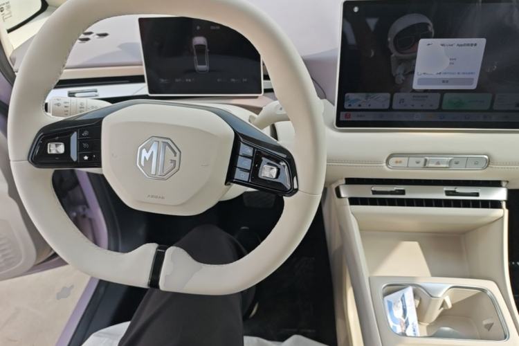 Used MG 4 EV 2026 Model 437 Composed Edition Center Console
