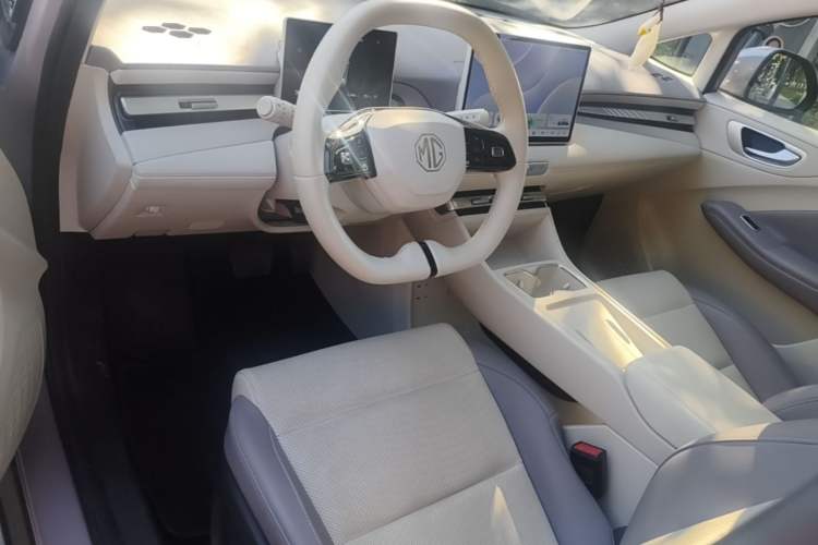Used MG 4 EV 2026 Model 437 Freedom Edition Center Console