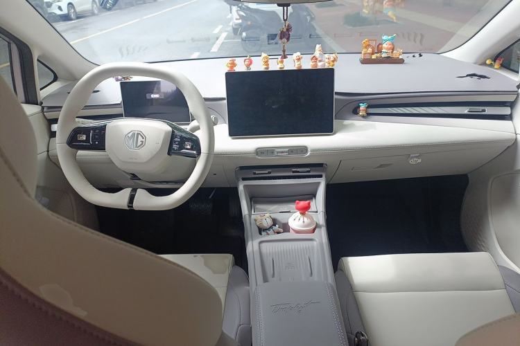 Used MG 4 EV 2026 Model 437 Composed Edition Center Console