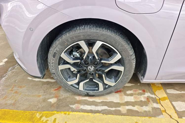 Used MG 4 EV 2026 Model 530 Smart Fun Edition Left Front Wheel Hub