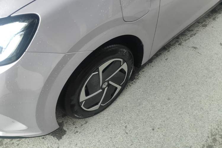Used MG 4 EV 2026 Model 437 Composed Edition Left Front Wheel Hub
