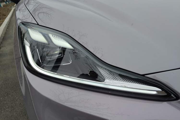 Used MG 4 EV 2026 Model 437 Freedom Edition Right Front Headlight