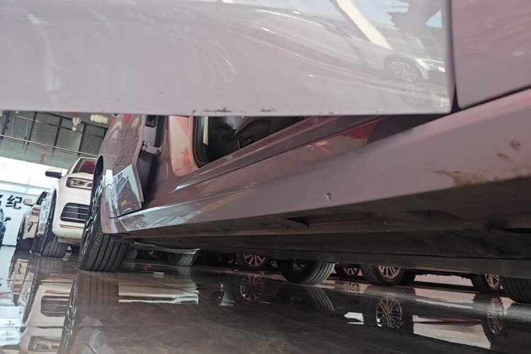 Used MG 4 EV 2026 Model 530 Smart Fun Edition Right Side Sill